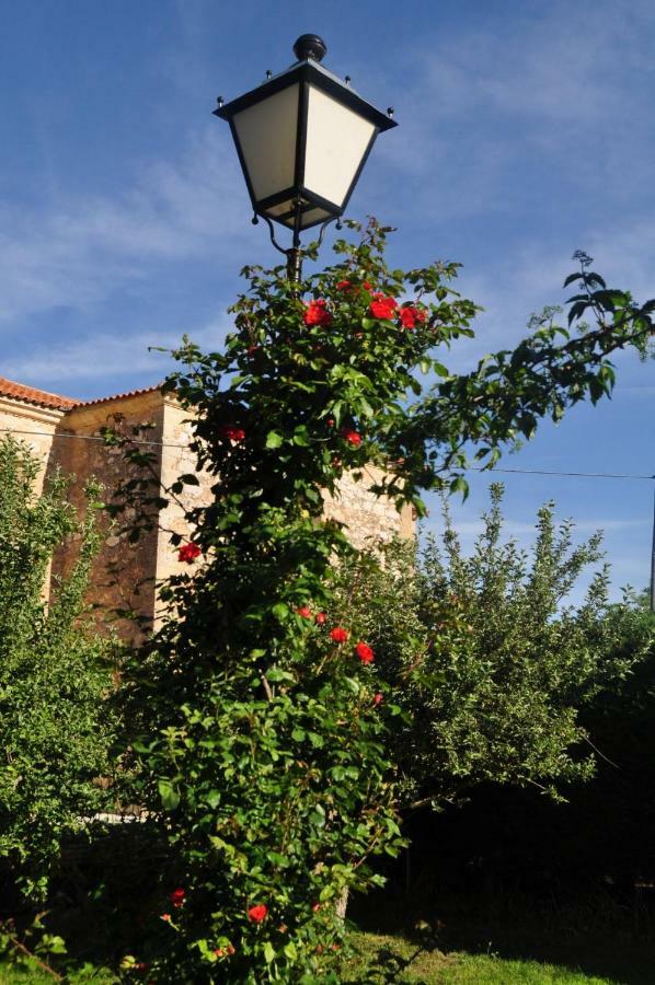 El Jardin De Manuela Villa Santibanez del Val Exterior photo