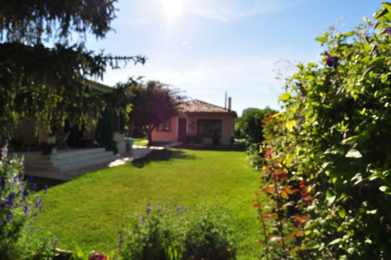 El Jardin De Manuela Villa Santibanez del Val Exterior photo