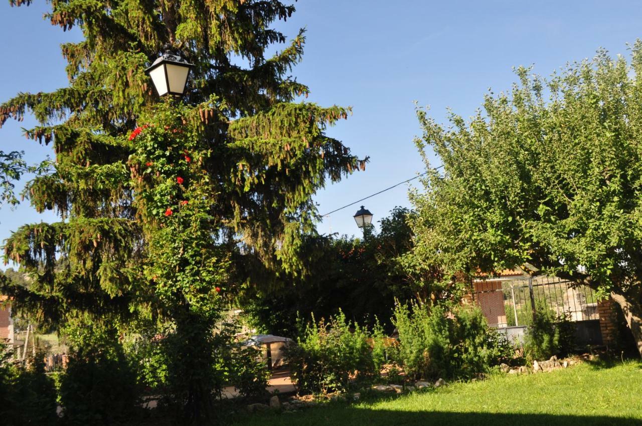 El Jardin De Manuela Villa Santibanez del Val Exterior photo