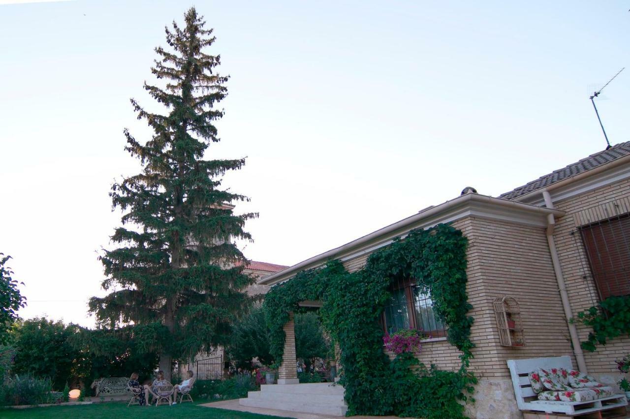 El Jardin De Manuela Villa Santibanez del Val Exterior photo